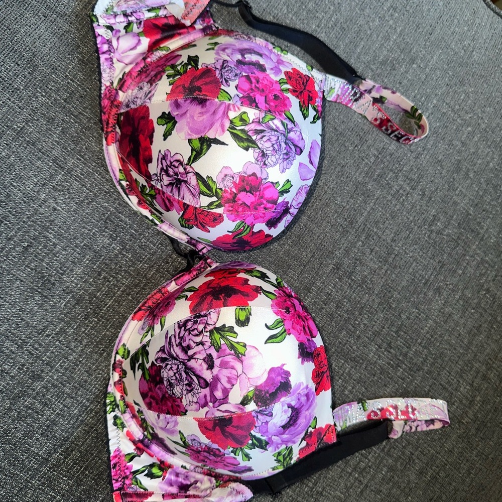 Victoria’s Secret bombshell Bra